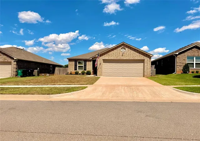 Single family home for sale at 9920 Ruger Rd, Yukon, OK 73099 | MLS# 1234948