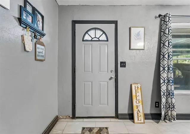Homes for sale in Warr Acres, OK | 5413 Nw 45Th St, Warr Acres, OK 73122 | MLS# 1234953