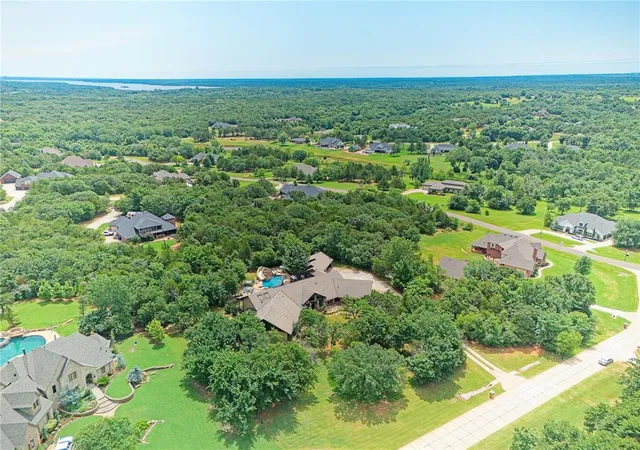4th image of 1051 Rockland Rdg, Norman, OK 73026 | MLS# 1234960