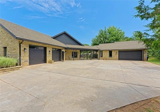 50th image of 1051 Rockland Rdg, Norman, OK 73026 | MLS# 1234960