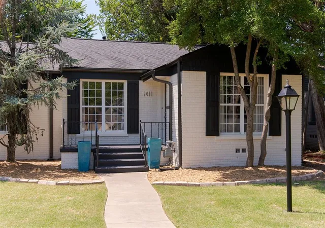 Photo 3 of Single Family Residence at 2017 Huntington Ave, Nichols Hills, OK 73116 | MLS# 1234963 | | Sold on 2026-07-13