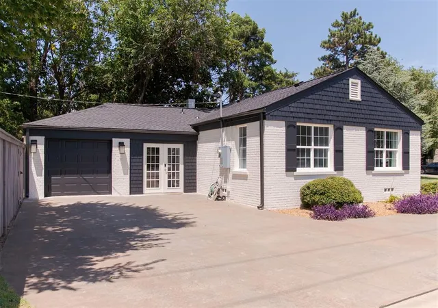 Photo 5 of Single Family Residence at 2017 Huntington Ave, Nichols Hills, OK 73116 | MLS# 1234963 | | Sold on 2026-07-13