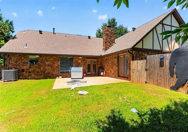 Photo 3 of Single family home for sale at 1707 Wheaton Dr, Norman, OK 73071 | MLS# 1234964 | Listing updated on 2026-08-01