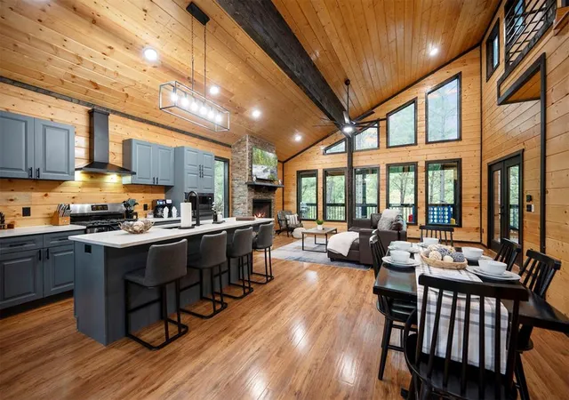3rd image of 900 Timberline Trl, Broken Bow, OK 74728 | MLS# 1234982