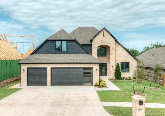 1st image of 2805 Deer Valley Ln, Yukon, OK 73099 | MLS# 1235005
