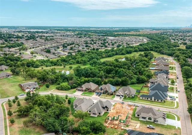 50th image of 2805 Deer Valley Ln, Yukon, OK 73099 | MLS# 1235005