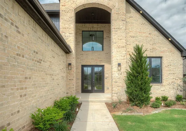 4th image of 2805 Deer Valley Ln, Yukon, OK 73099 | MLS# 1235005