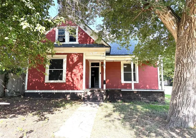 1st image of 221 N Barker Ave, El Reno, OK 73036 | MLS# 1235008