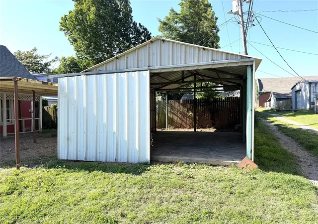 Photo 3 of Single family home for sale at 221 N Barker Ave, El Reno, OK 73036 | MLS# 1235008 | Listing updated on 2026-09-19