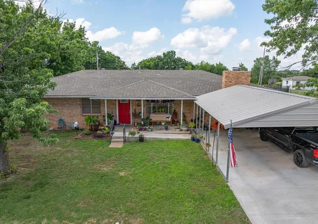 Homes for sale in Elmore City, OK | 108 W Paul St, Elmore City, OK 73433 | MLS# 1235011