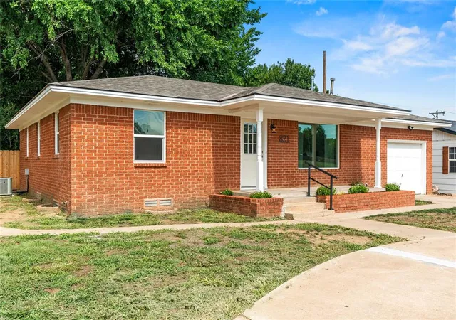 Homes for sale in Watonga, OK | 821 N Clarence Nash Blvd, Watonga, OK 73772 | MLS# 1235029
