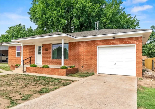 Homes for sale in Watonga, OK | 821 N Clarence Nash Blvd, Watonga, OK 73772 | MLS# 1235029