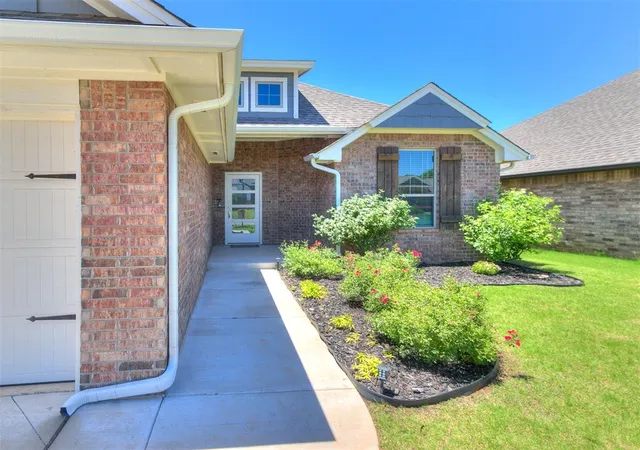 Photo 2 of Single family home for sale at 3909 Palmetto Trl, Oklahoma City, OK 73179 | MLS# 1235071 | Listing updated on 2026-09-14