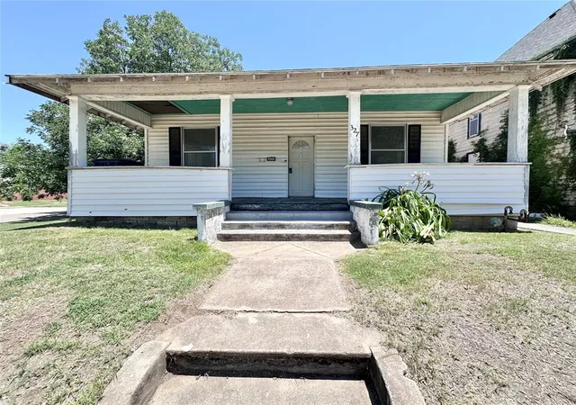 Photo 1 of Sale Pending at 327 N Park Ave, Shawnee, OK 74801 | MLS# 1235082 | Listing updated on 2026-09-02