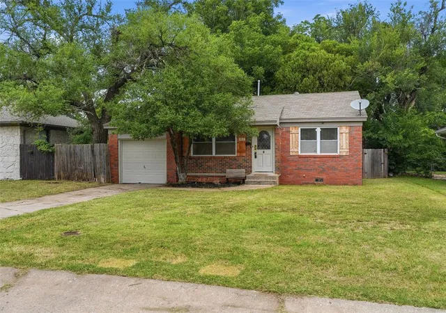 3rd image of 1917 Downing St, Oklahoma City, OK 73120 | MLS# 1235092