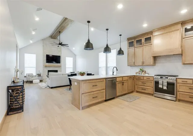2nd image of 16221 Blackberry Farm Rd, Edmond, OK 73013 | MLS# 1235095