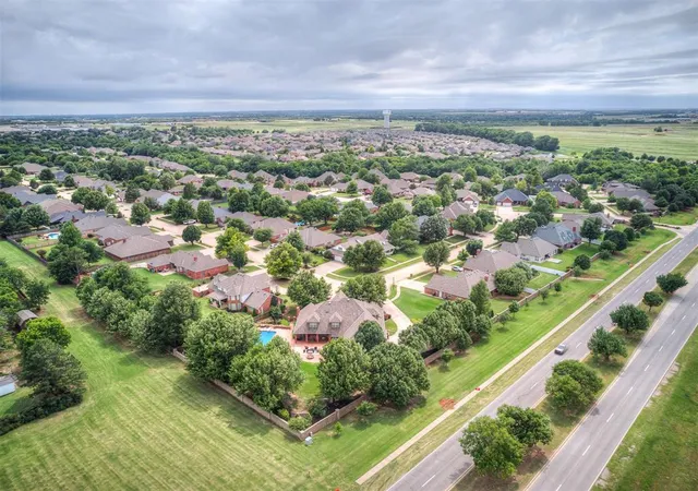 50th image of 1605 Castle Rock Rd, Yukon, OK 73099 | MLS# 1235114