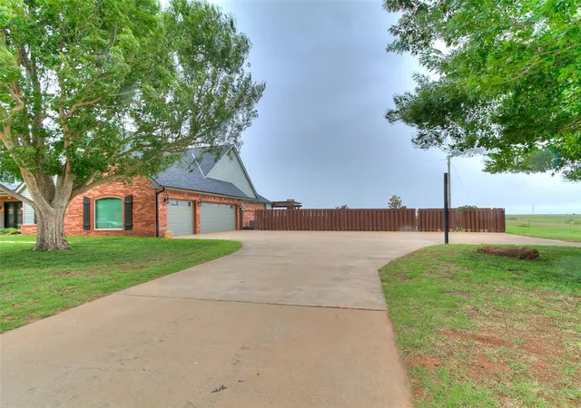 Homes for sale in Okarche, OK | 602 Brandley Cir, Okarche, OK 73762 | MLS# 1235117