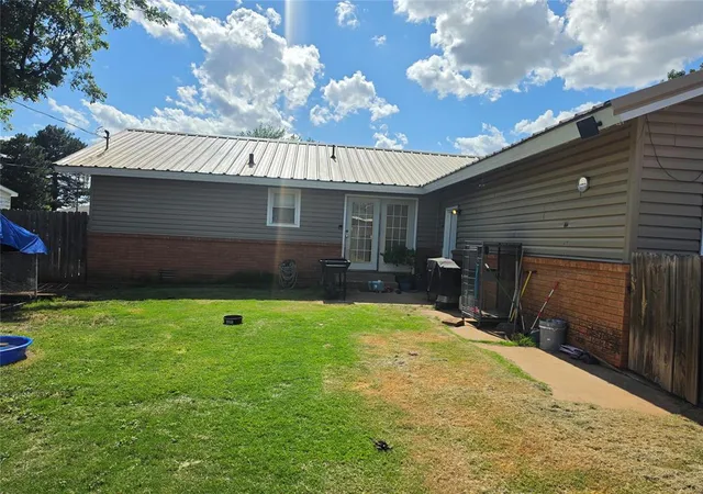Homes for sale in Cordell, OK | 1223 N Lee St, Cordell, OK 73632 | MLS# 1235119