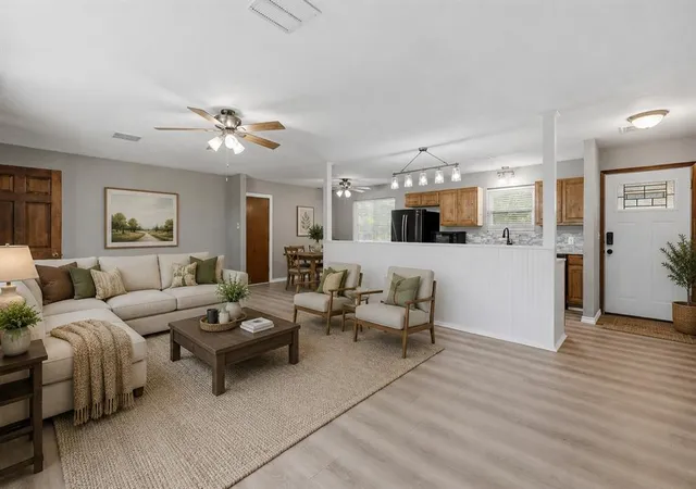 1st image of 1910 Lake View Dr, Perry, OK 73077 | MLS# 1235121
