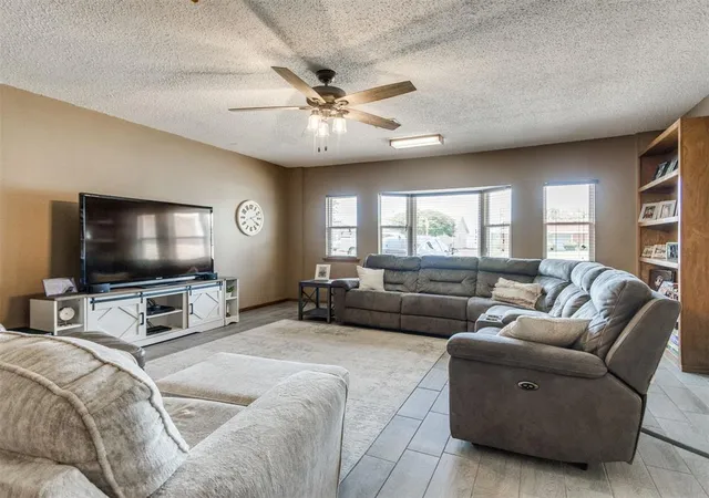 Photo 3 of Sale Pending at 212 Gath Dr, Tuttle, OK 73089 | MLS# 1235124 | Listing updated on 2026-10-01