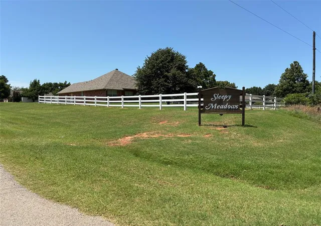 2nd image of 236 W Lily Ln, Edmond, OK 73025 | MLS# 1235169