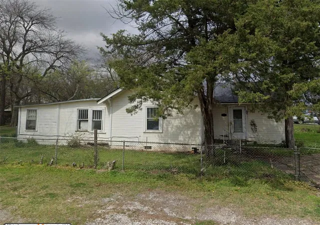image of 132 S Flood Ave, Norman, OK 73069 | MLS# 1235179