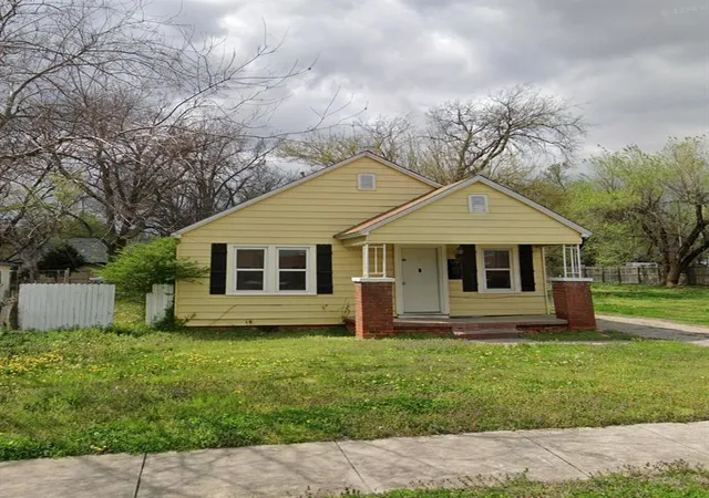 image of 130 S Flood Ave, Norman, OK 73069 | MLS# 1235183