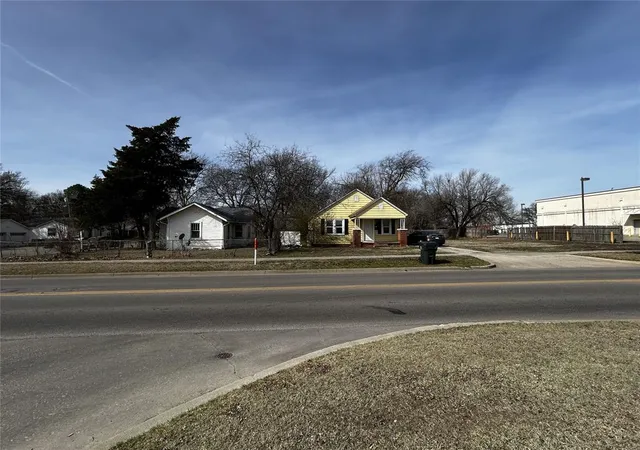 image of 130 S Flood Ave, Norman, OK 73069 | MLS# 1235183