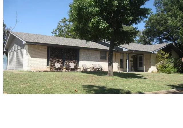 Homes for sale in Del City, OK | 4765 Meench Dr, Del City, OK 73115 | MLS# 1235195