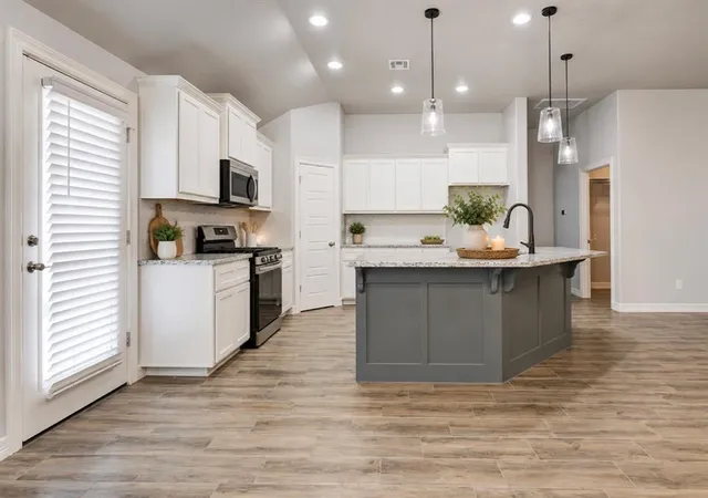 Photo 2 of Single family home for sale at 9113 Anaum Ln, Yukon, OK 73099 | MLS# 1235198 | Listing updated on 2026-08-21