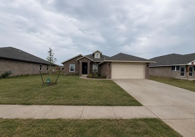 1st image of 7620 Windstone Dr, Oklahoma City, OK 73132 | MLS# 1235205