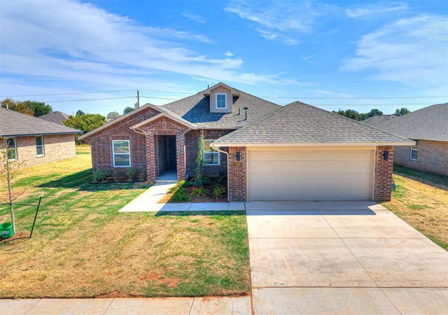 Single family home for sale at 7620 Windstone Dr, Oklahoma City, OK 73132 | MLS# 1235205