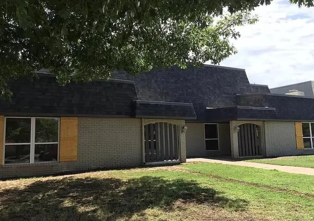 43rd image of 11008 Springhollow Rd, Oklahoma City, OK 73120 | MLS# 1235210