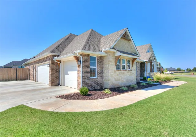 Homes for sale in Newcastle, OK | 1017 Dorsi Wy, Newcastle, OK 73065 | MLS# 1235218