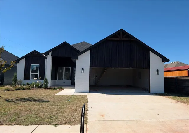 Single family home for sale at 4905 Limestone Dr, Oklahoma City, OK 73179 | MLS# 1235227