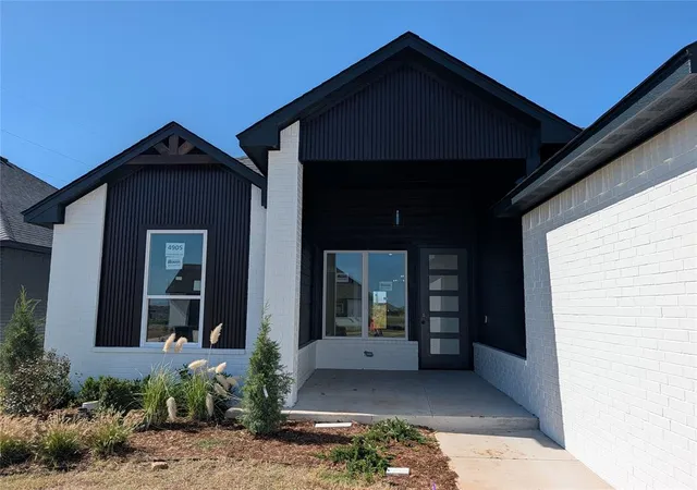Photo 2 of Single family home for sale at 4905 Limestone Dr, Oklahoma City, OK 73179 | MLS# 1235227 | Listing updated on 2026-10-14