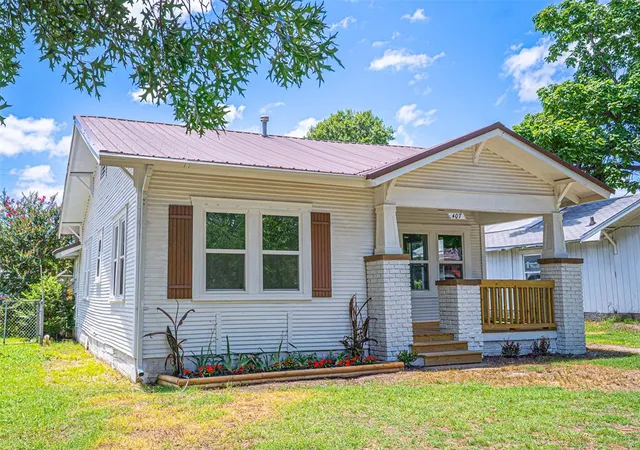Homes for sale in Okemah, OK | 407 S 8Th St, Okemah, OK 74859 | MLS# 1235234