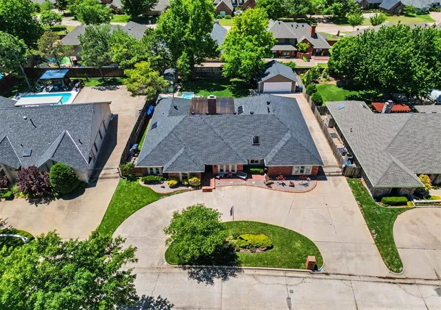 Photo 1 of Sale Pending at 808 Glenridge Dr, Edmond, OK 73013 | MLS# 1235235 | Listing updated on 2026-09-05