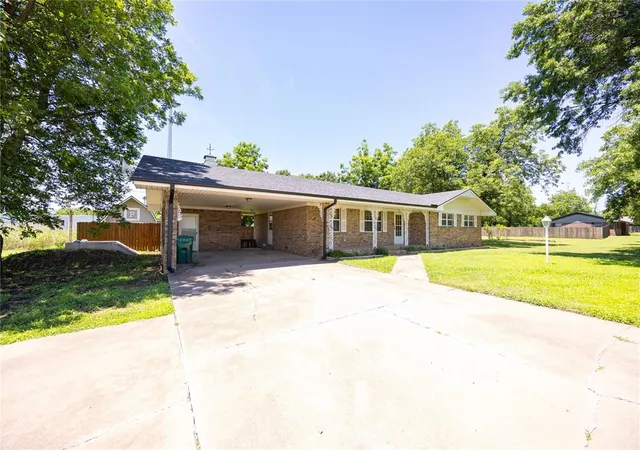3rd image of 1020 S Rose Ave, Glencoe, OK 74032 | MLS# 1235241