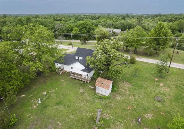 Photo 2 of Single family home for sale at 1823 W Highland St, Shawnee, OK 74801 | MLS# 1235245 | Listing updated on 2026-08-31
