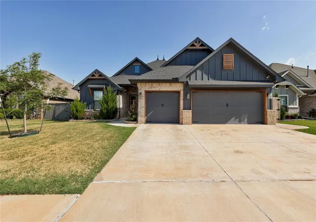 2nd image of 9305 Sw 44th Ter, Oklahoma City, OK 73179 | MLS# 1235269