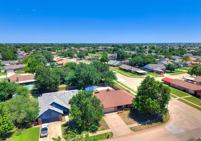 5th image of 700 N Briarcliff Dr, Moore, OK 73170 | MLS# 1235285