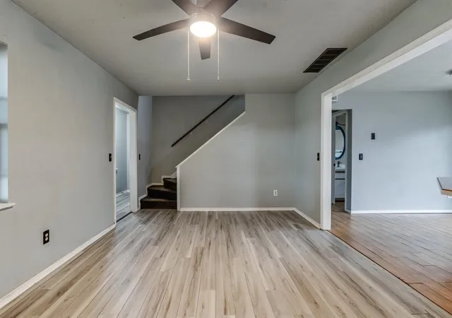3rd image of 214 Del Mar Dr, Yukon, OK 73099 | MLS# 1235286