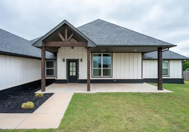 Homes for sale in Blanchard, OK | 1419 County Street 2977, Blanchard, OK 73010 | MLS# 1235296