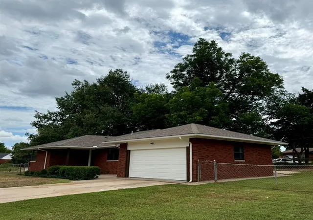 Photo 1 of Single family home for sale at 3205 Otterson Dr, Oklahoma City, OK 73112 | MLS# 1235297 | Listing updated on 2026-09-04
