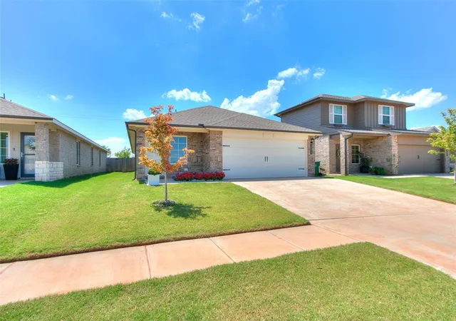 2nd image of 10613 Red Thistle Dr, Oklahoma City, OK 73131 | MLS# 1235298