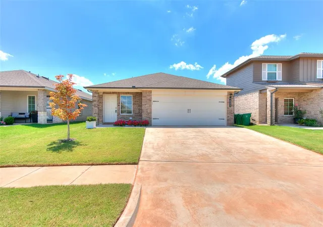 3rd image of 10613 Red Thistle Dr, Oklahoma City, OK 73131 | MLS# 1235298