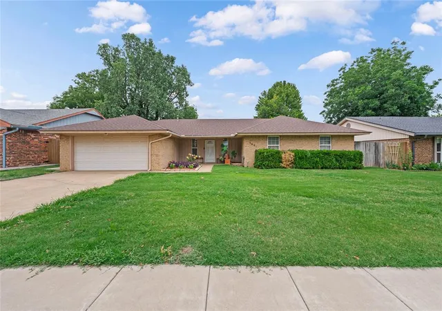 Photo 3 of Sale Pending at 7601 Eastgate Dr, Oklahoma City, OK 73162 | MLS# 1235316 | Listing updated on 2026-08-02