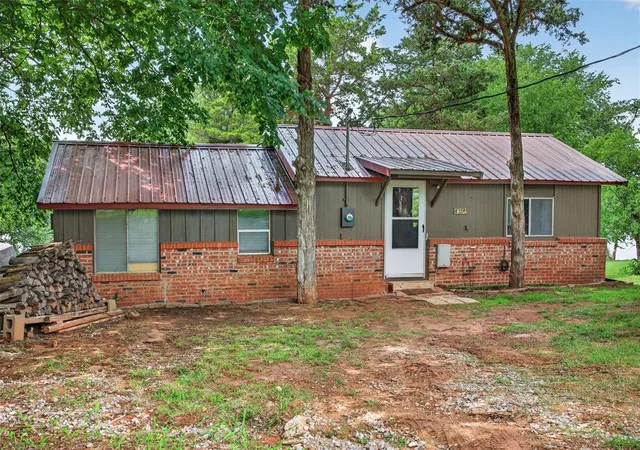 Homes for sale in Hinton, OK | 21360 E Tenth St, Hinton, OK 73064 | MLS# 1235326
